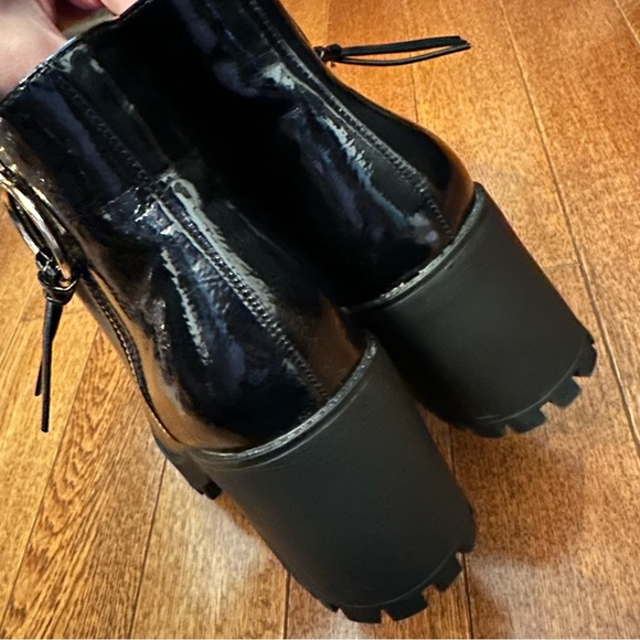 Shiny heeled booties - Picture 4 of 12